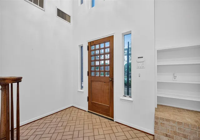 Photo 3 of Single family home for sale at 4823 Benning Dr, Houston, TX 77035 | MLS# 95915926 | Listing updated on 2026-09-15