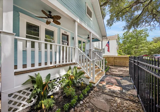 Photo 3 of Single family home for sale at 431 W 27th Street, Houston, TX 77008 | MLS# 41430460 | Listing updated on 2026-09-13