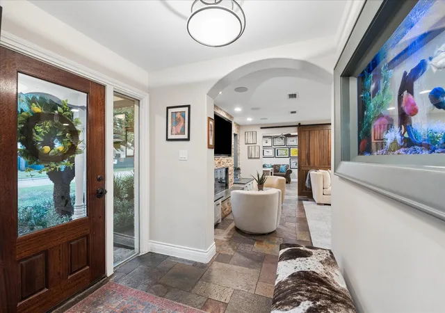 Photo 3 of Single family home for sale at 13723 Taylorcrest Rd, Houston, TX 77079 | MLS# 40025301 | Listing updated on 2026-09-19