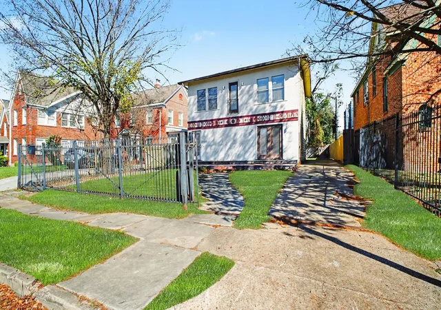 Photo 1 of Single family home for sale at 2005 Wentworth St, Houston, TX 77004 | MLS# 57591010 | Listing updated on 2026-09-25