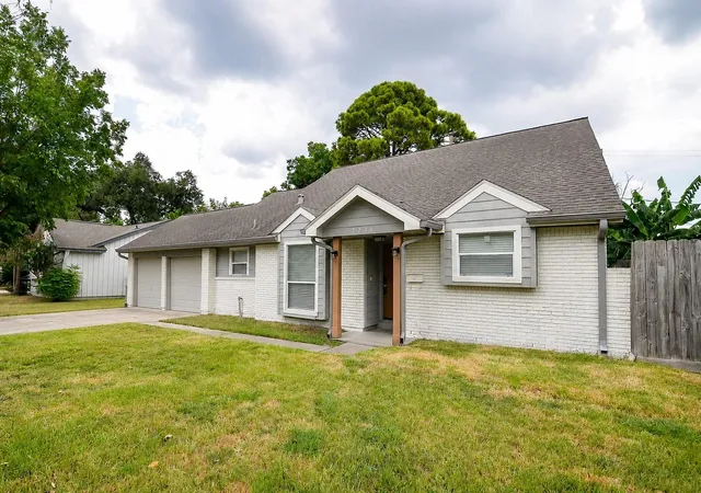 Photo 2 of Single family home for sale at 7238 Neff St, Houston, TX 77074 | MLS# 13129064 | Listing updated on 2026-09-04