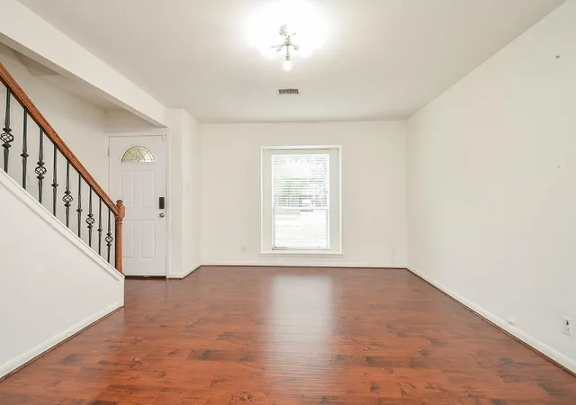 Photo 4 of Single family home for sale at 7238 Neff St, Houston, TX 77074 | MLS# 13129064 | Listing updated on 2026-09-04