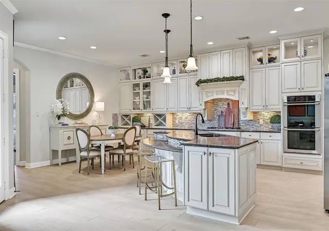 Photo 1 of Sale Pending at 2204 Stillhouse Holw Ln, Friendswood, TX 77546 | MLS# 15814704 | Listing updated on 2026-10-07