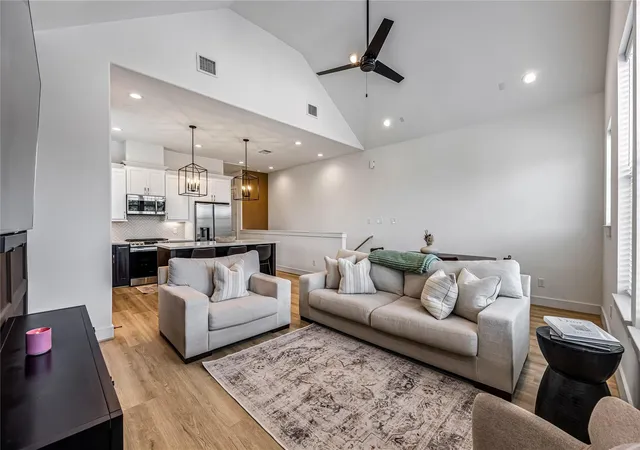 Photo 4 of Single family home for sale at 1508 Ryon St #B, Houston, TX 77009 | MLS# 55924493 | Listing updated on 2026-09-13