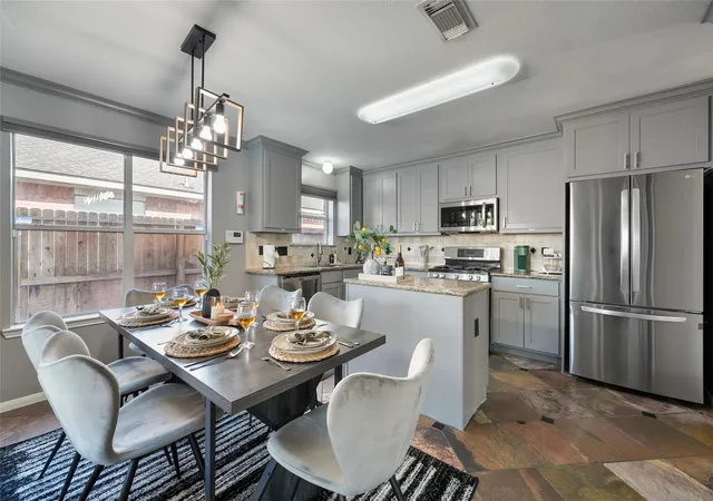 Photo 3 of Single family home for sale at 507 Northvalley Dr, Houston, TX 77073 | MLS# 69456401 | Listing updated on 2026-09-04