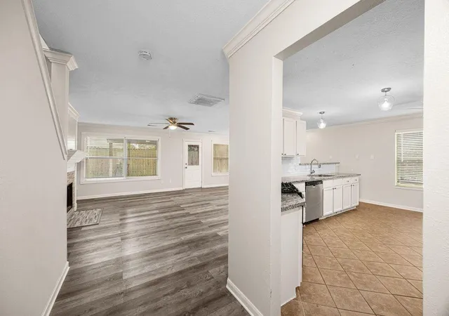 Photo 4 of Single family home for sale at 11843 Sunny Strm Dr, Tomball, TX 77375 | MLS# 41720647 | Listing updated on 2026-09-18