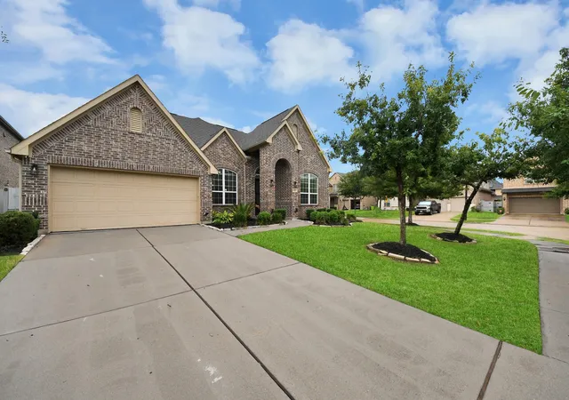 Photo 4 of Single family home for sale at 5835 Chaste Ct, Richmond, TX 77469 | MLS# 17662760 | Listing updated on 2026-09-12