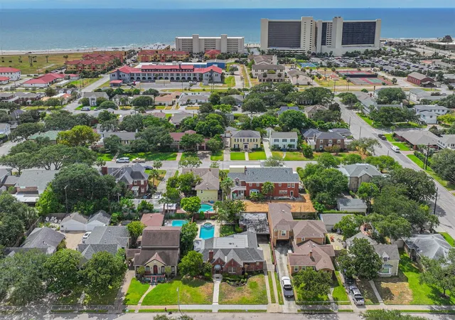 Photo 2 of Single family home for sale at 5023 Woodrow Ave, Galveston, TX 77551 | MLS# 33692711 | Listing updated on 2026-09-04
