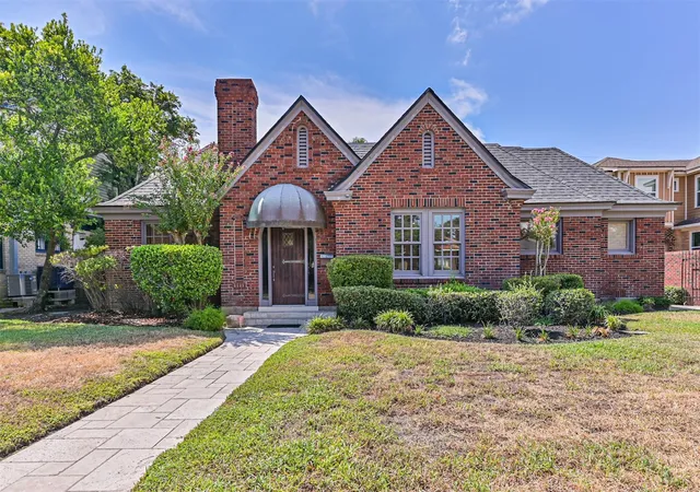 Photo 3 of Single family home for sale at 5023 Woodrow Ave, Galveston, TX 77551 | MLS# 33692711 | Listing updated on 2026-09-04
