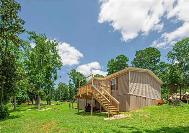 Photo 3 of Single family home for sale at 433 Highland Dr, Livingston, TX 77351 | MLS# 49145610 | Listing updated on 2026-09-17