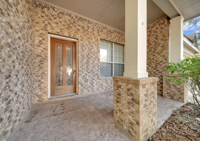 Photo 2 of Single family home for sale at 18303 Otter Crk Trl, Humble, TX 77346 | MLS# 31248495 | Listing updated on 2026-09-14