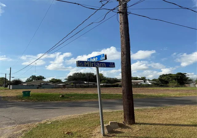 Photo 1 of Land for sale at 1301 Duke St, Baytown, TX 77520 | MLS# 46772321 | Listing updated on 2026-09-09