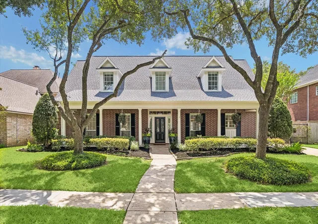 Photo 1 of Single family home for sale at 30 Saint Simons Ct, Sugar Land, TX 77479 | MLS# 81584347 | Listing updated on 2026-10-11