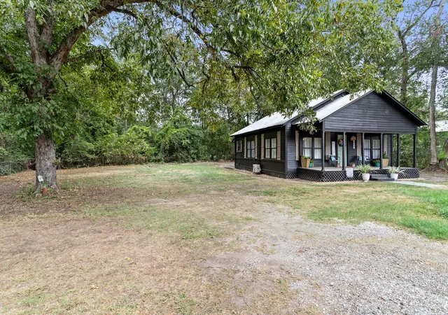 Photo 3 of Single family home for sale at 11443 Us Hwy 69 S, Warren, TX 77664 | MLS# 37811927 | Listing updated on 2026-09-04