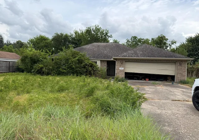 Photo 1 of Single family home for sale at 1033 Theresa St, Houston, TX 77051 | MLS# 22911430 | Listing updated on 2026-09-10