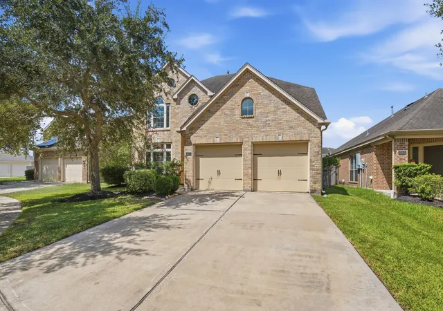 Photo 2 of Single family home for sale at 10911 Starling Crk Dr, Richmond, TX 77406 | MLS# 3735897 | Listing updated on 2026-10-08