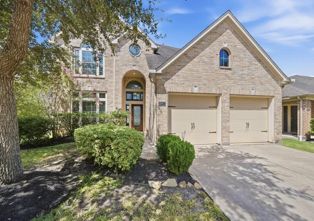 Photo 3 of Single family home for sale at 10911 Starling Crk Dr, Richmond, TX 77406 | MLS# 3735897 | Listing updated on 2026-10-08