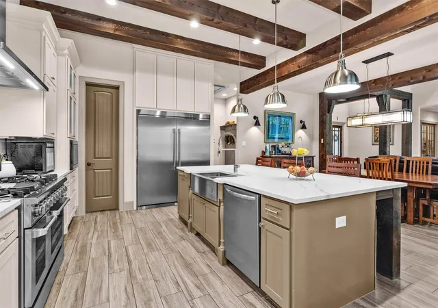 Photo 4 of Single family home for sale at 343 Grand View, Huntsville, TX 77340 | MLS# 76200371 | Listing updated on 2026-09-12