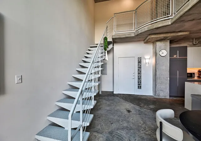 Photo 3 of Condo for sale at 2000 Bagby St #7423, Houston, TX 77002 | MLS# 15104956 | Listing updated on 2026-09-11