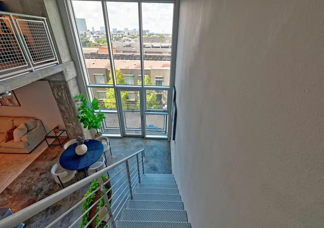 Listing Photo 5 - Condo for sale in building located at 2000 Bagby St, Houston, TX 77002 - Unit #7423