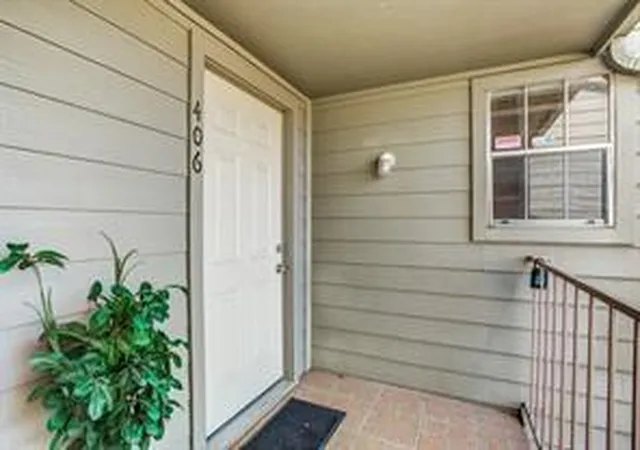 Photo 2 of Condo for sale at 10615 Briar Forest Dr #406, Houston, TX 77042 | MLS# 43636899 | Listing updated on 2026-09-01