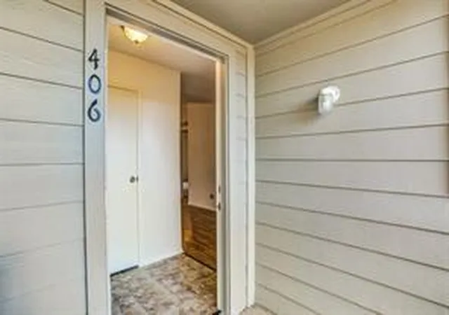 Photo 4 of Condo for sale at 10615 Briar Forest Dr #406, Houston, TX 77042 | MLS# 43636899 | Listing updated on 2026-09-01