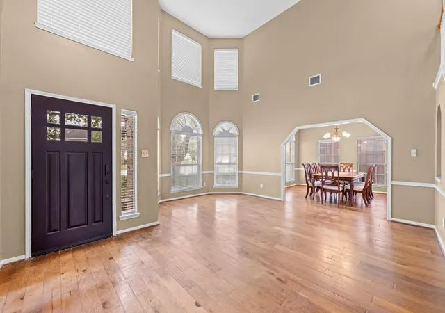 Photo 4 of Single family home for sale at 2902 Brannon Hl Ln, Sugar Land, TX 77479 | MLS# 10396290 | Listing updated on 2026-10-08