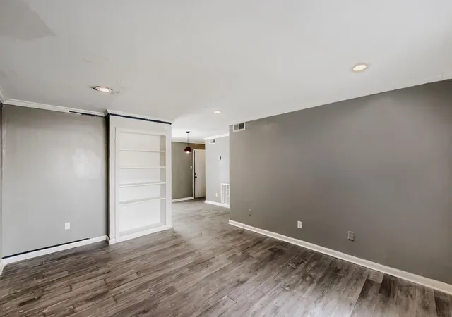 Photo 2 of Condo for sale at 5625 Antoine Dr #307, Houston, TX 77091 | MLS# 18139945 | Listing updated on 2026-09-24