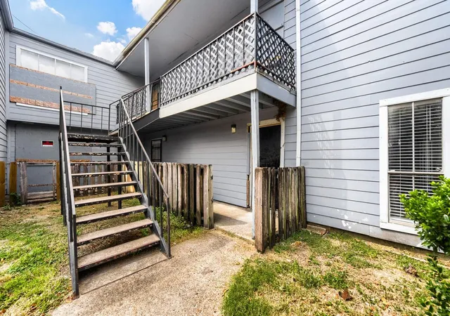 Photo 3 of Condo for sale at 5625 Antoine Dr #307, Houston, TX 77091 | MLS# 18139945 | Listing updated on 2026-09-24