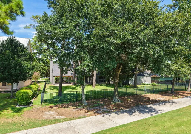 Photo 2 of Single family home for sale at 6003 Bermuda Dunes Dr, Houston, TX 77069 | MLS# 9877869 | Listing updated on 2026-10-01