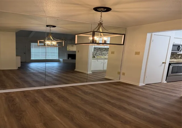 Listing Photo 1 - Condo for sale in building located at 1100 Augusta Dr, Houston, TX 77057 - Unit #46