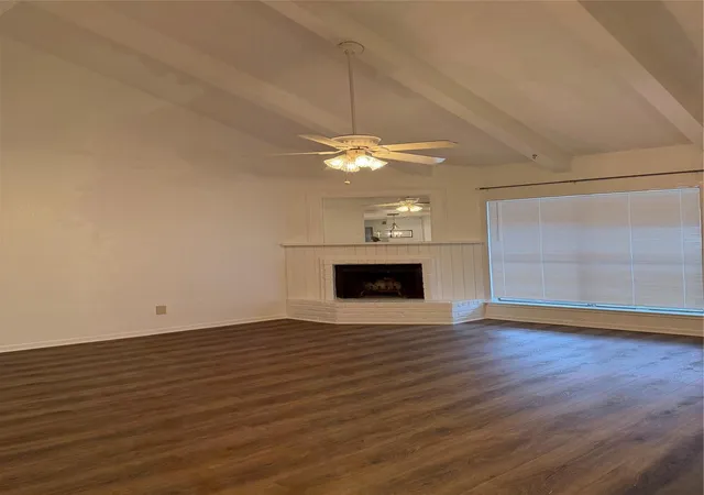 Listing Photo 3 - Condo for sale in building located at 1100 Augusta Dr, Houston, TX 77057 - Unit #46