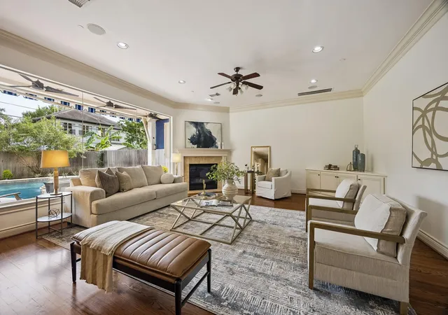 Photo 2 of Single family home for sale at 4911 Imperial St, Bellaire, TX 77401 | MLS# 37134924 | Listing updated on 2026-09-20