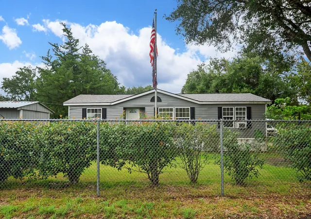 Photo 3 of Single family home for sale at 5027 Farmer Rd, Alvin, TX 77511 | MLS# 75102244 | Listing updated on 2026-10-02