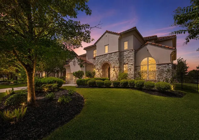 Photo 3 of Single family home for sale at 19 Brittany Rose Pl, Tomball, TX 77375 | MLS# 10482401 | Listing updated on 2026-09-12