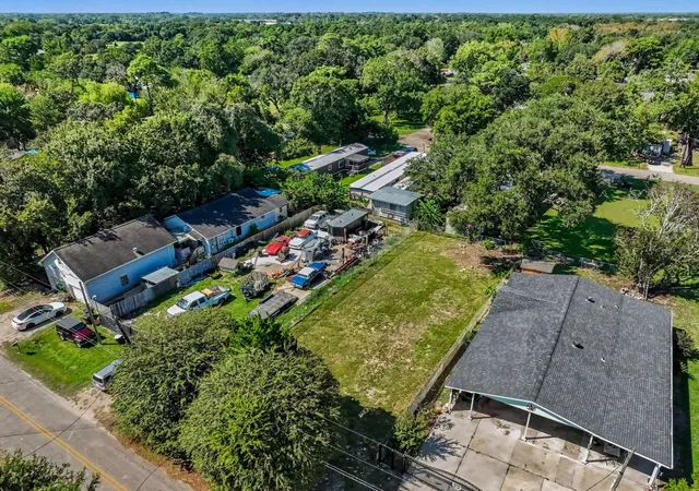 Photo 4 of Land for sale at 1814 W Blum St, Alvin, TX 77511 | MLS# 53410784 | Listing updated on 2026-09-21