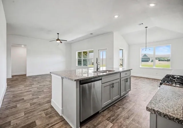 Photo 3 of Single family home for sale at 40181 Spyglass Hl Dr, Cleveland, TX 77327 | MLS# 12115095 | Listing updated on 2026-09-24