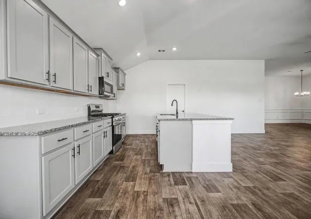 Photo 4 of Single family home for sale at 40181 Spyglass Hl Dr, Cleveland, TX 77327 | MLS# 12115095 | Listing updated on 2026-09-24