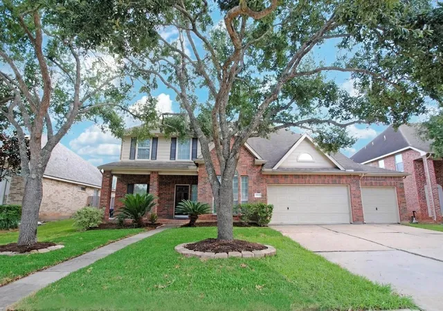 Photo 2 of Single family home for sale at 6123 Baron Hl Ln, Sugar Land, TX 77479 | MLS# 80483660 | Listing updated on 2026-10-02
