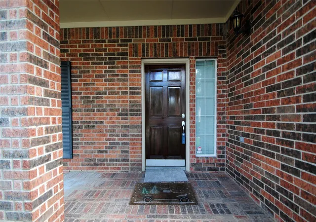 Photo 3 of Single family home for sale at 6123 Baron Hl Ln, Sugar Land, TX 77479 | MLS# 80483660 | Listing updated on 2026-10-02