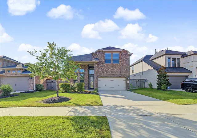 Photo 1 of Sale Pending at 29627 Mahogany View Ln, Fulshear, TX 77441 | MLS# 25473764 | Listing updated on 2026-10-03