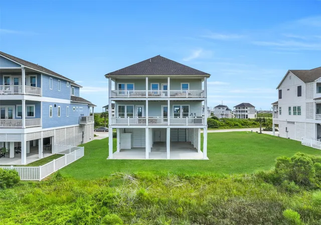 Photo 3 of Single family home for sale at 25943 Bay Breeze Dr, Galveston, TX 77554 | MLS# 68476149 | Listing updated on 2026-09-20