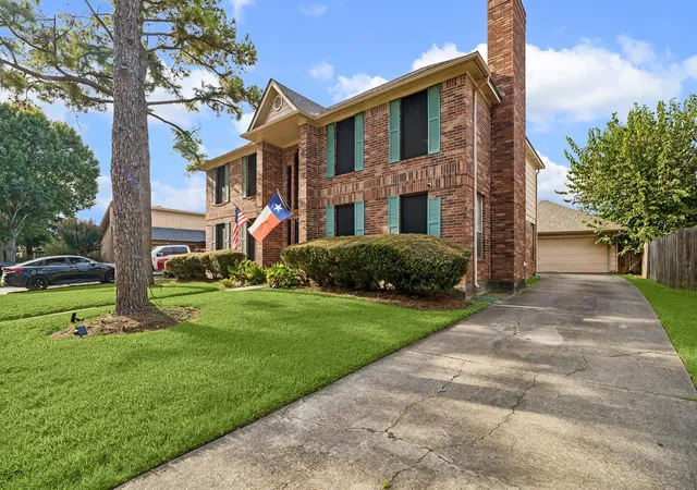 Photo 3 of Single family home for sale at 6223 Egypt Dr, Pasadena, TX 77505 | MLS# 10258617 | Listing updated on 2026-10-05