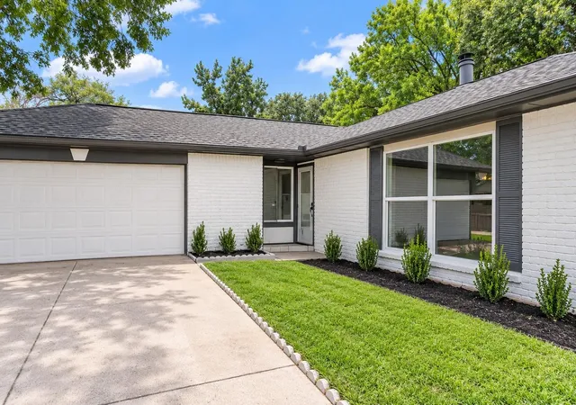 Photo 2 of Single family home for sale at 19815 Pinefield Ct, Humble, TX 77338 | MLS# 10958724 | Listing updated on 2026-09-19