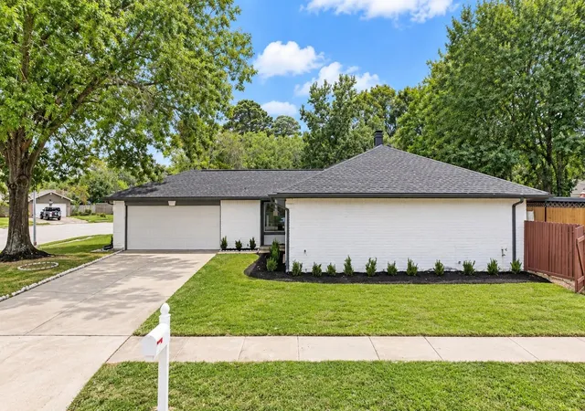 Photo 3 of Single family home for sale at 19815 Pinefield Ct, Humble, TX 77338 | MLS# 10958724 | Listing updated on 2026-09-19