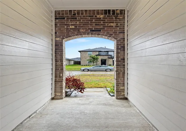 Photo 4 of Single family home for sale at 29923 Gallatin River Ln, Katy, TX 77494 | MLS# 67266040 | Listing updated on 2026-10-10