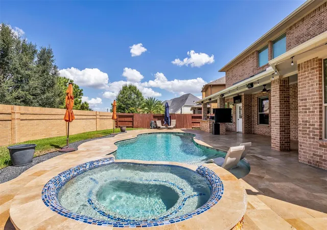 Photo 1 of Single family home for sale at 27622 Wilson Run Ln, Fulshear, TX 77441 | MLS# 19329729 | Listing updated on 2026-10-02