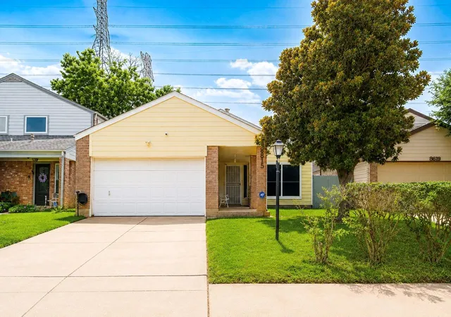 Photo 2 of Single family home for sale at 8615 Belle Park Dr, Houston, TX 77099 | MLS# 24590177 | Listing updated on 2026-09-03