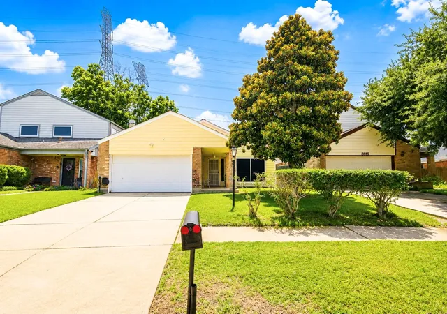 Photo 3 of Single family home for sale at 8615 Belle Park Dr, Houston, TX 77099 | MLS# 24590177 | Listing updated on 2026-09-03