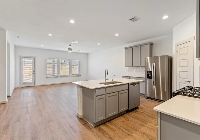 Photo 4 of Single family home for sale at 29318 Hoelzen Holw Dr, Katy, TX 77494 | MLS# 82668784 | Listing updated on 2026-09-04